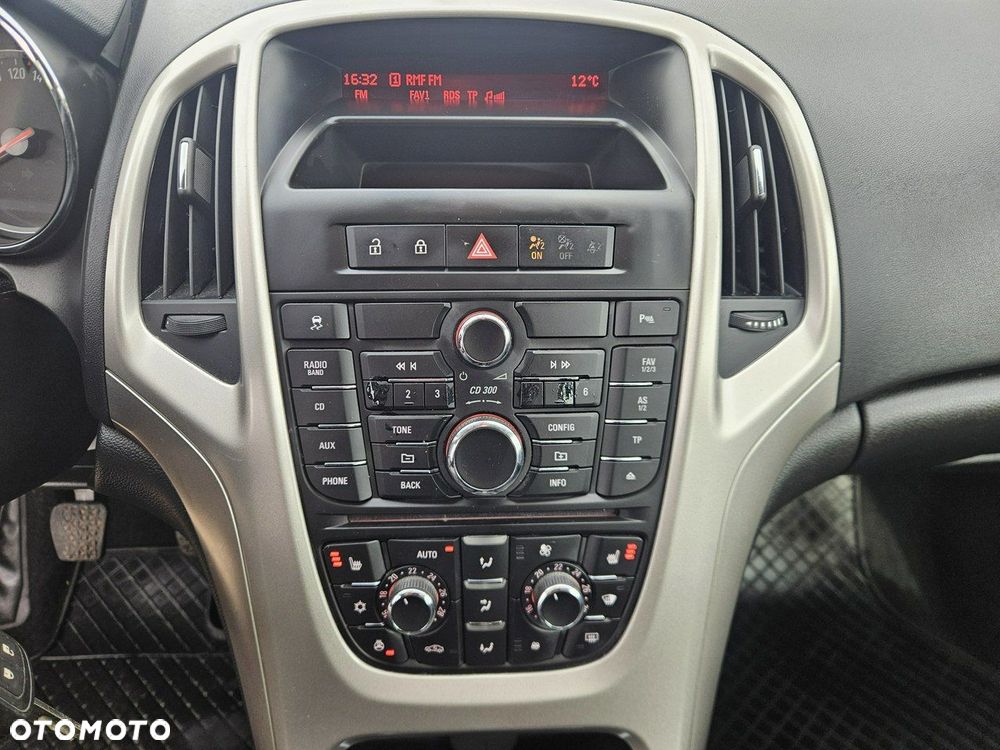 Opel Astra 1.4 Turbo Cosmo - 28