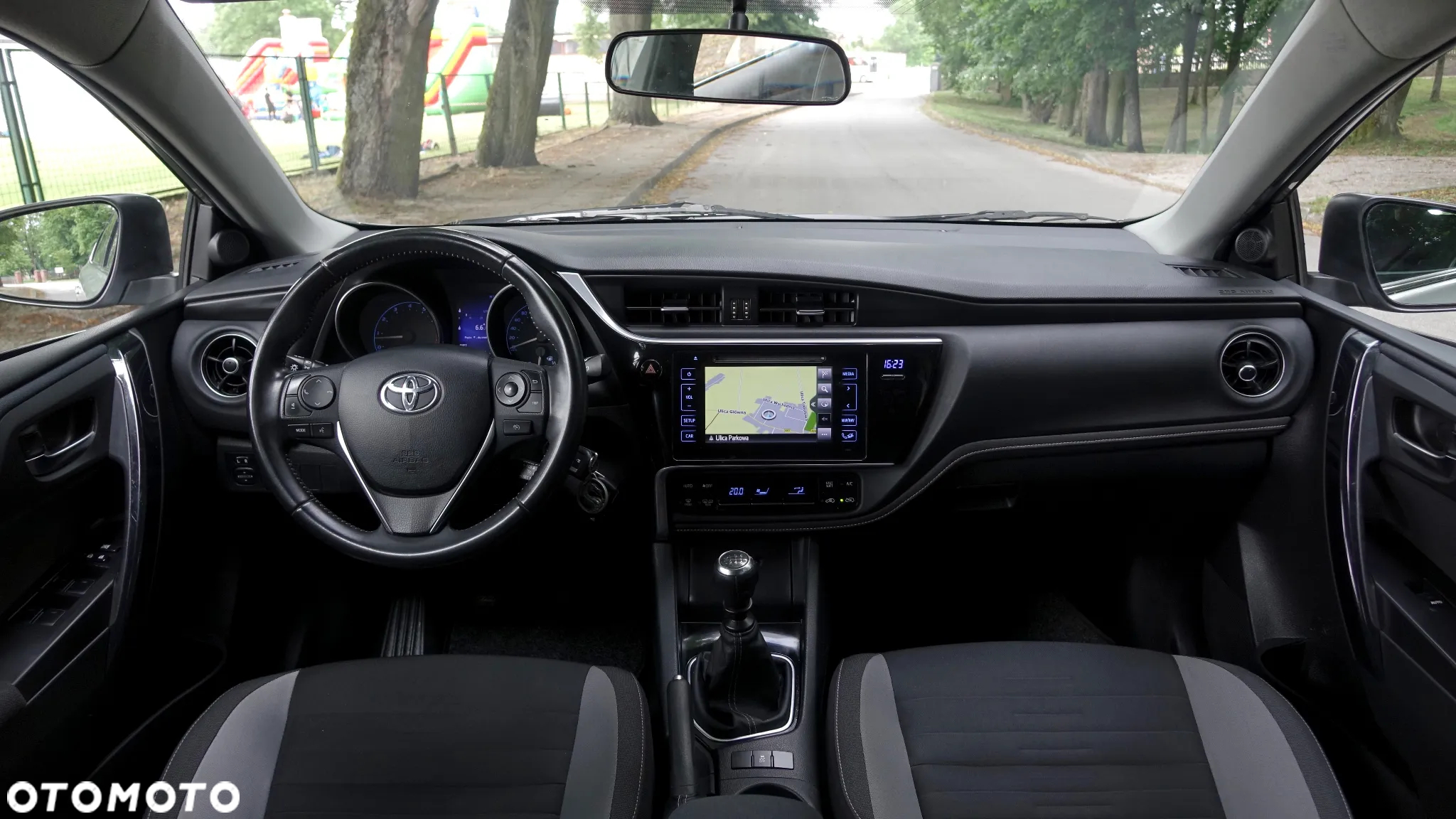 Toyota Auris 1.33 VVT-i Comfort - 11