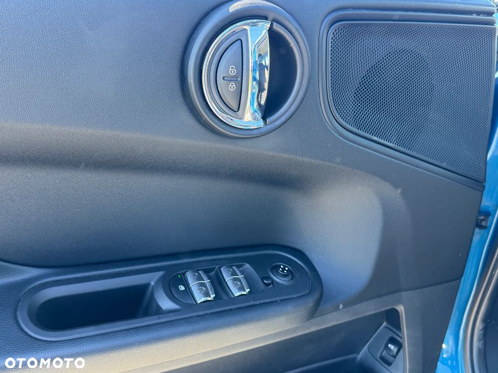 MINI Countryman One Essential Trim - 12