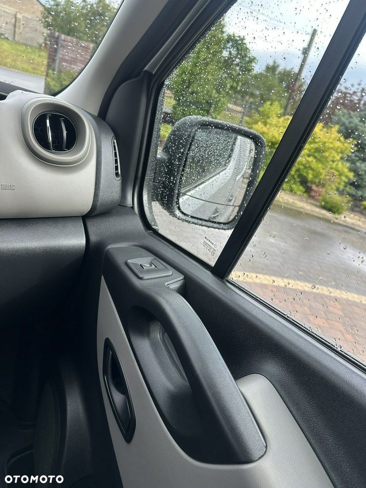 Renault Trafic - 31