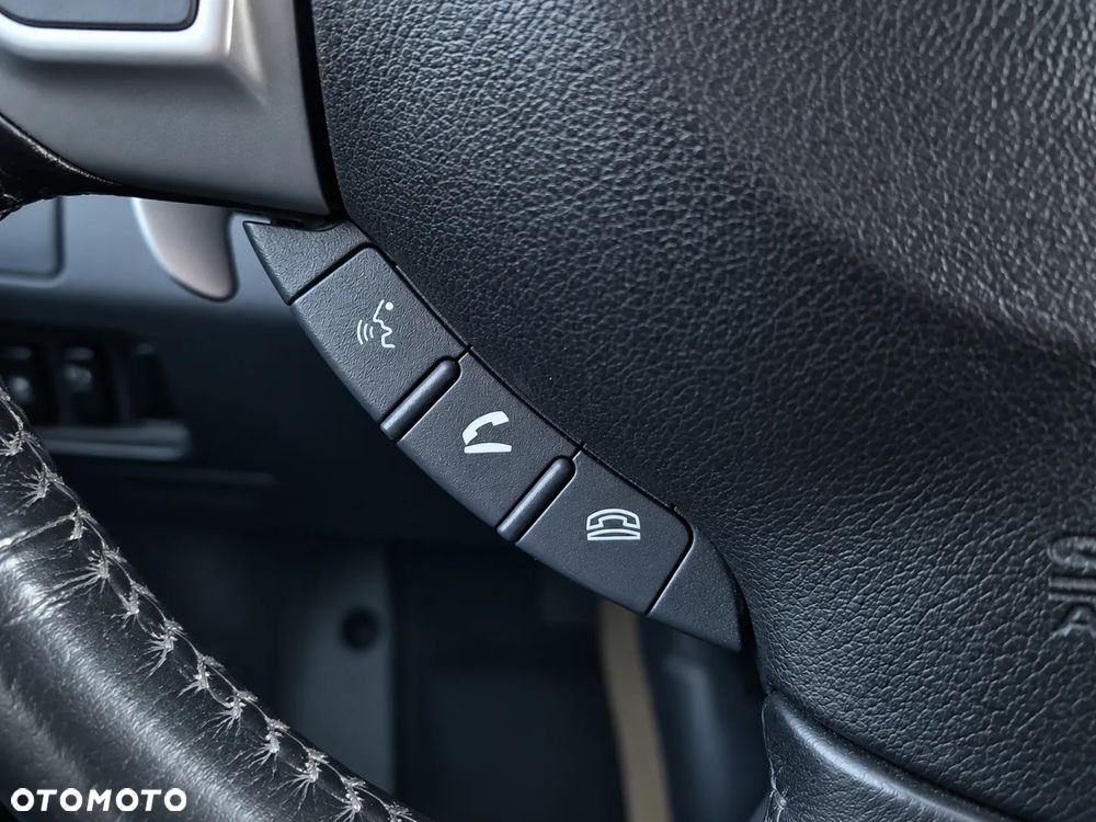 Mitsubishi Outlander 2.4 4WD CVT Intense - 16