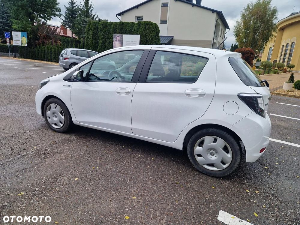 Toyota Yaris Hybrid 1.5 VVT-i - 19