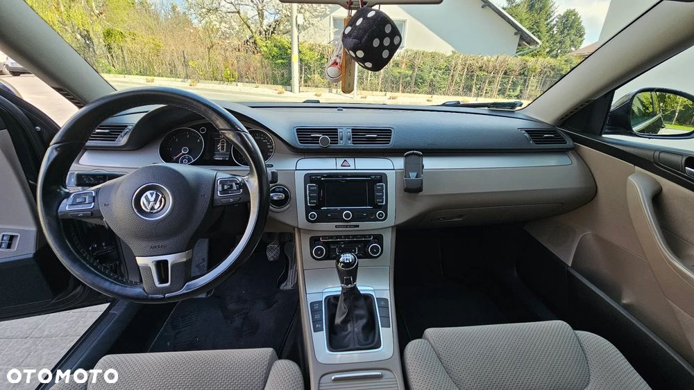 Volkswagen Passat 2.0 TDI Comfortline R-Style - 20