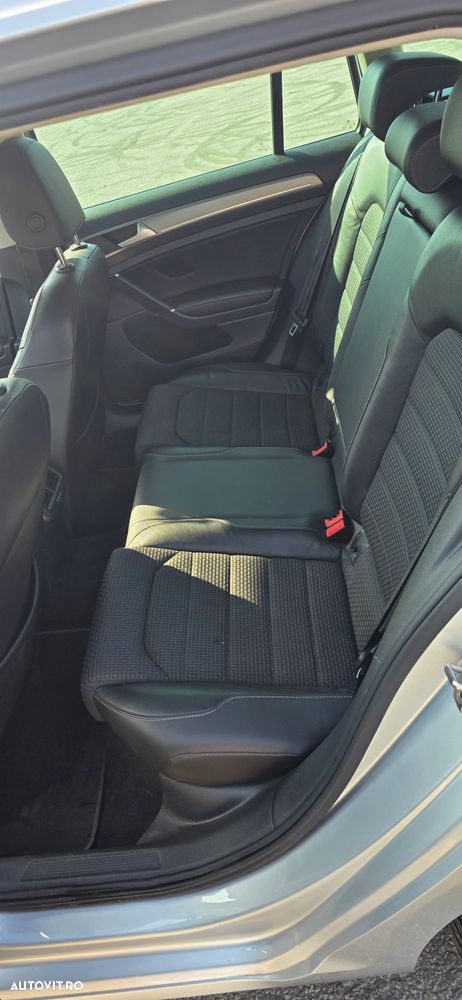 Volkswagen Golf 1.6 TDI BlueMotion Technology Lounge - 7