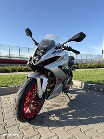 Suzuki GSX - 4