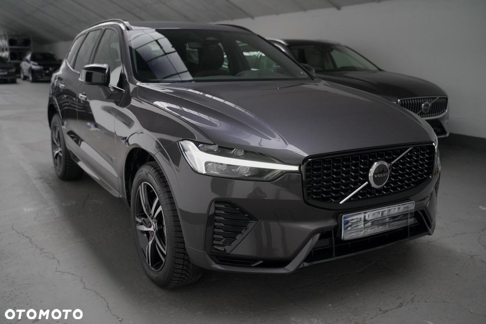Volvo XC 60 B5 B AWD Plus Dark - 3
