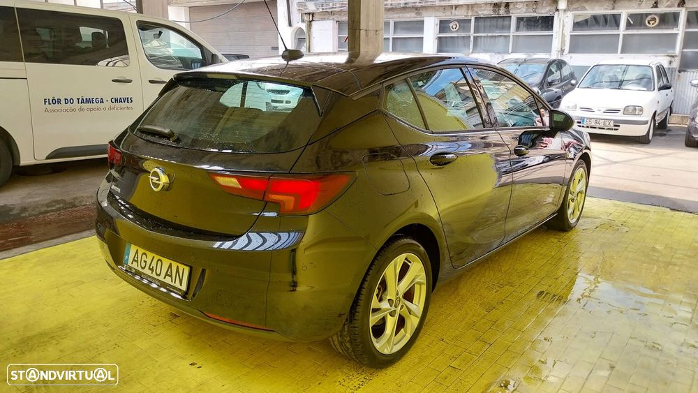 Opel Astra 1.2 T GS Line S/S - 24