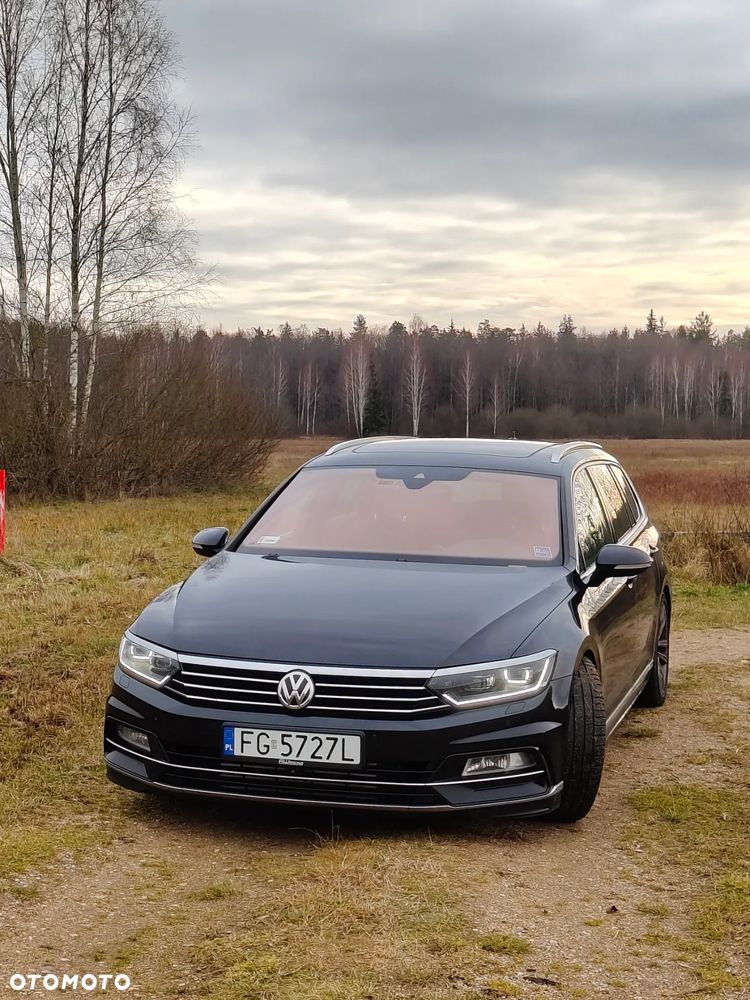 Volkswagen Passat - 1