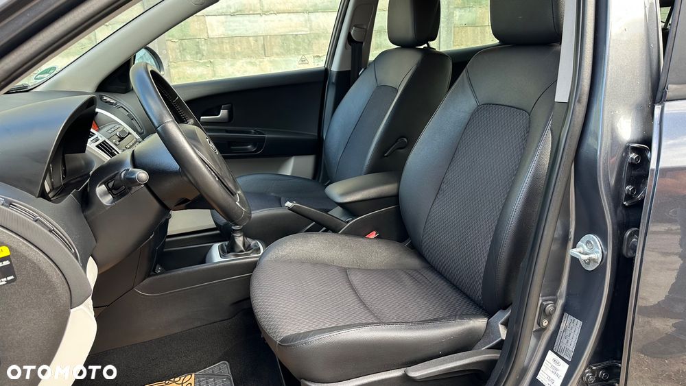 Kia Ceed 1.4 Comfort + - 33