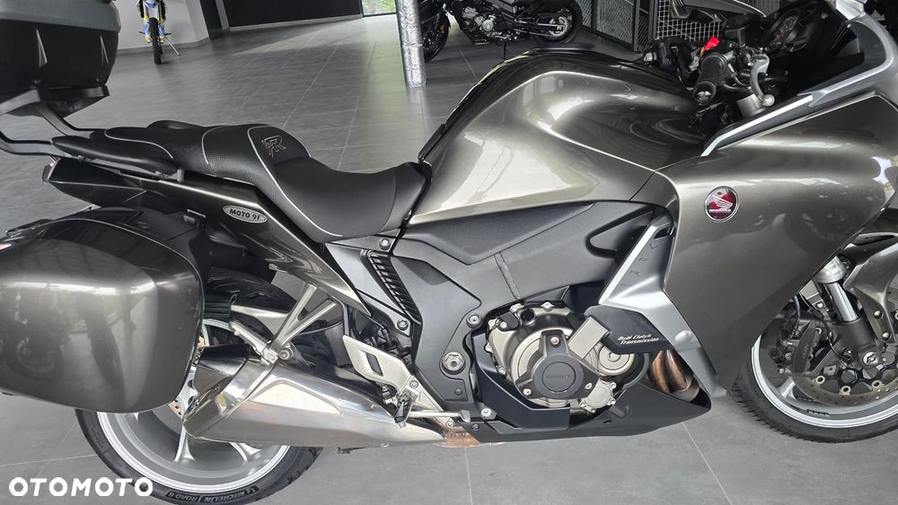 Honda VFR - 36