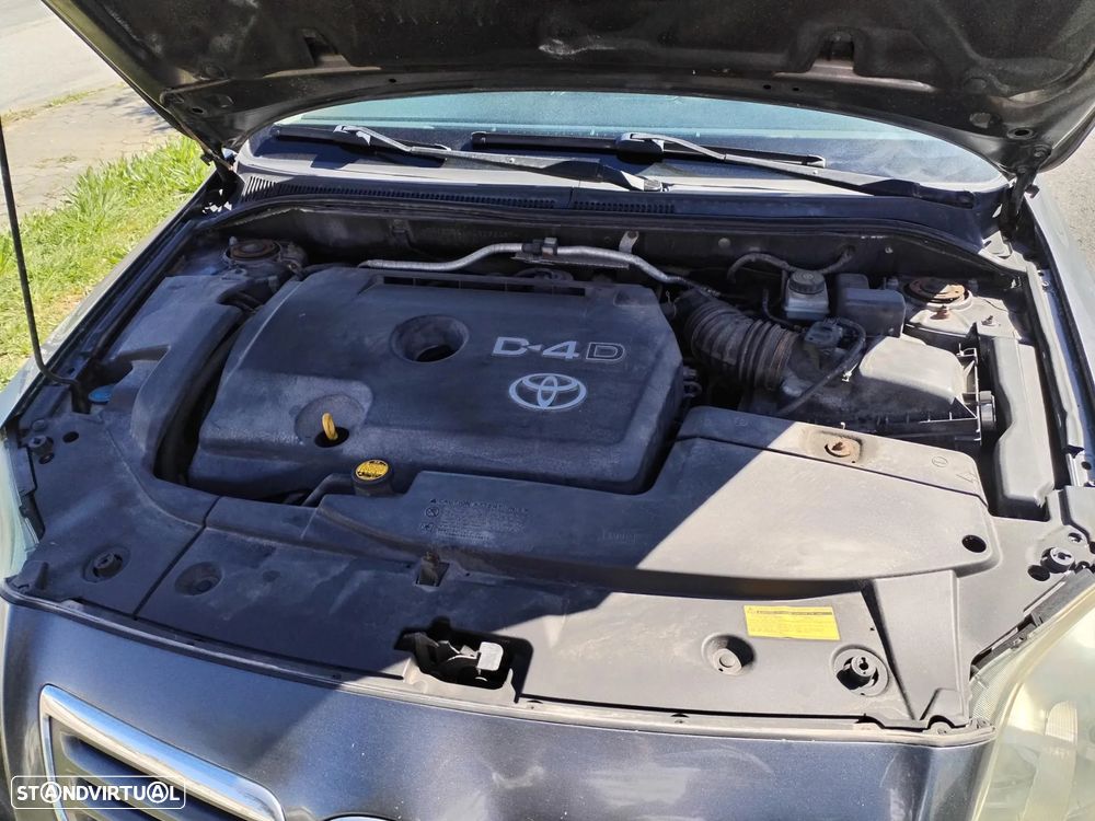 Toyota Avensis SW 2.0 D-4D GPS - 17