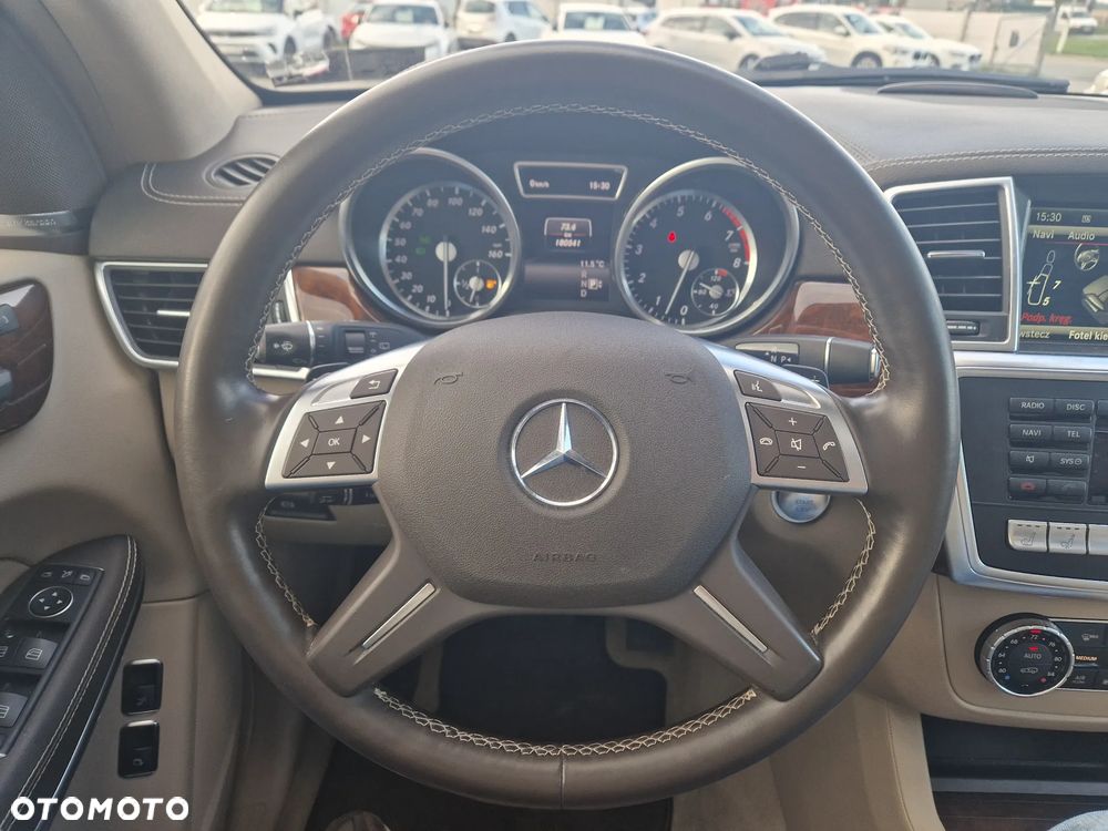 Mercedes-Benz GL - 23