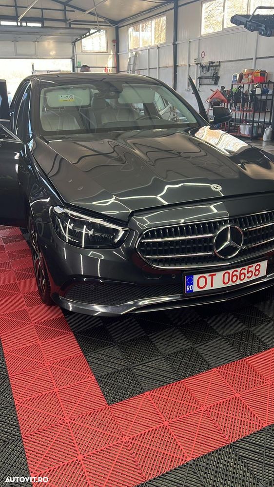 Mercedes-Benz E 300 4MATIC 9G-TRONIC - 8
