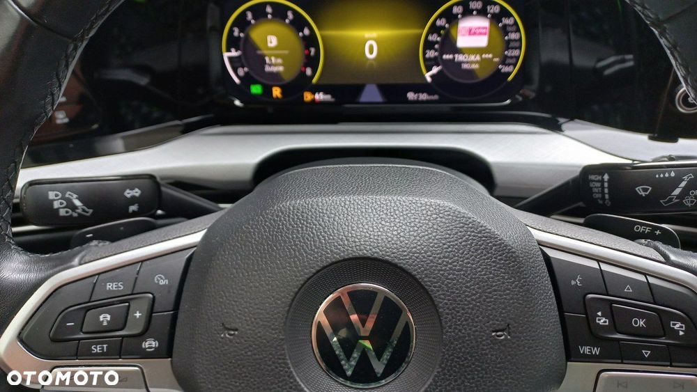 Volkswagen Golf - 11