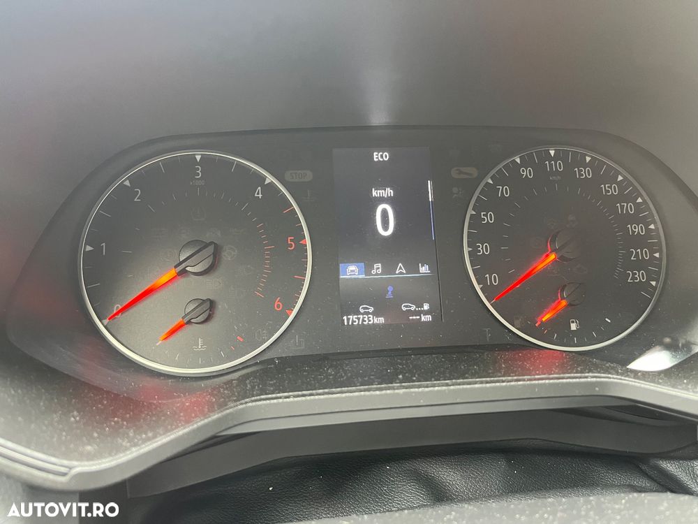 Renault Clio BLUE dCi 85 BUSINESS EDITION - 13