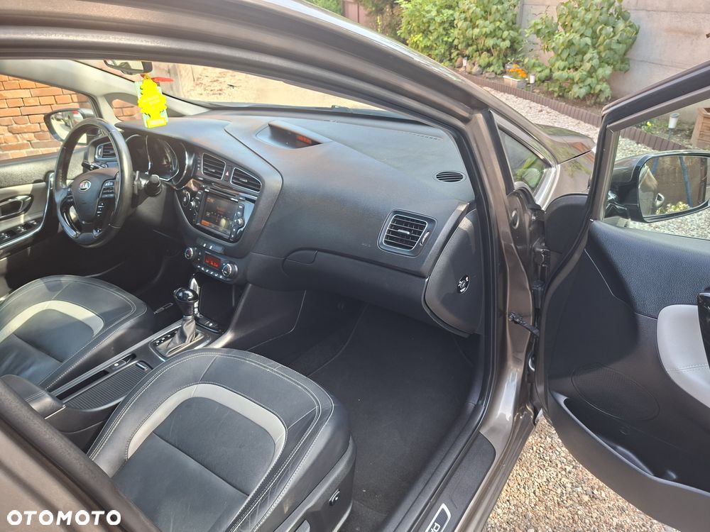 Kia Ceed 1.6 GDI DCT Platinum Edition - 14