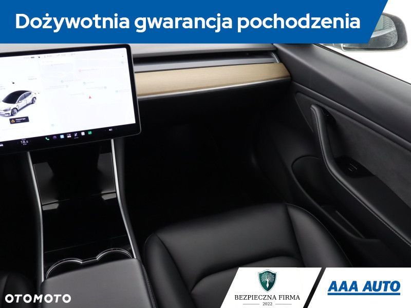 Tesla Model 3 - 10