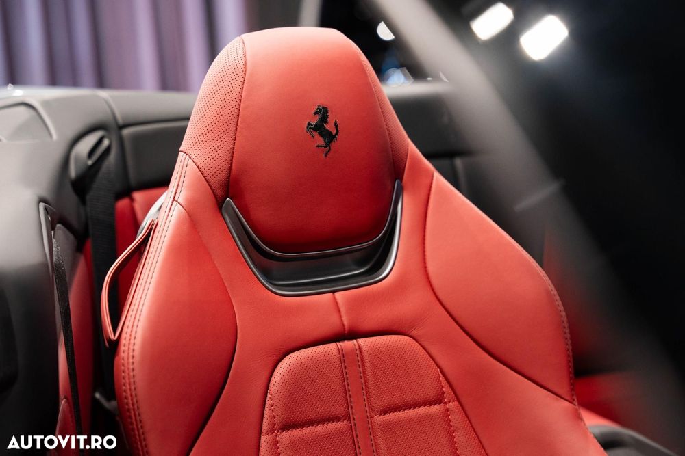 Ferrari Portofino - 32