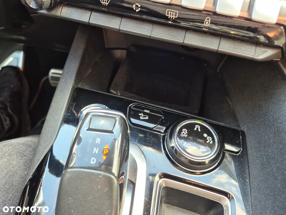 Peugeot 3008 PureTech 130 Stop & Start GPF EAT8 Crossway - 25