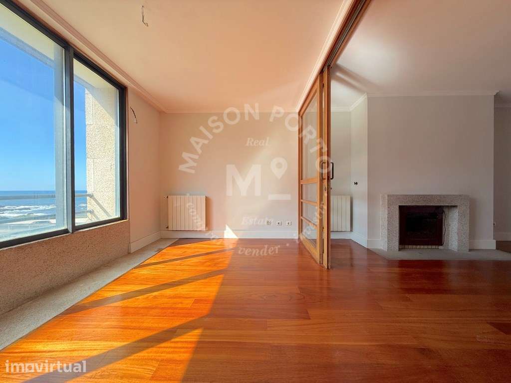 Apartamento T4 com 2 Suites, Vista Mar, Box Fechada e Arrumos em Le... - Grande imagem: 5/48