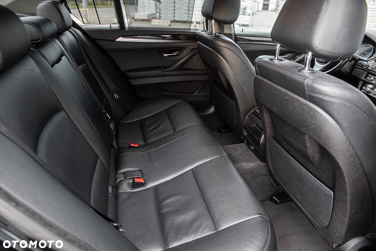 BMW Seria 5 520d xDrive - 30
