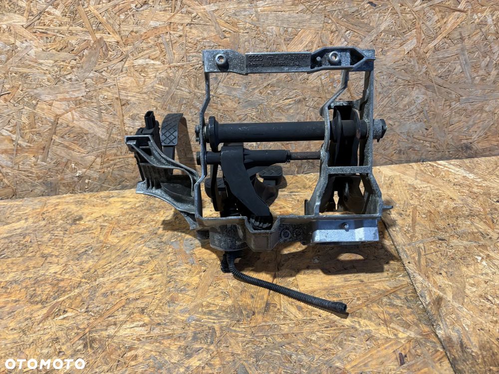 AUDI Q5 Mocowanie stelaż pedałów 8K2721117 - 6