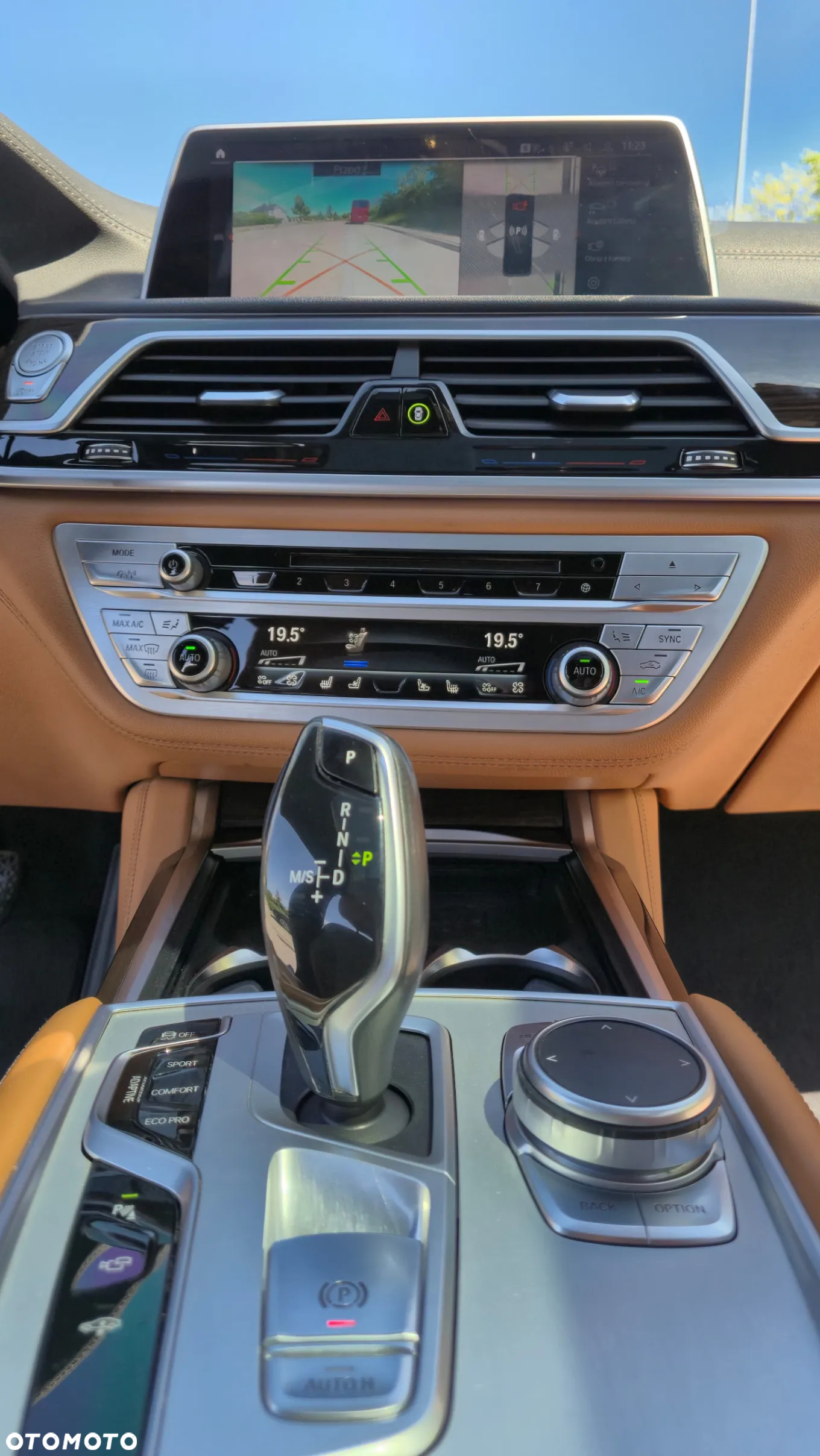 BMW Seria 7 750Li xDrive - 13