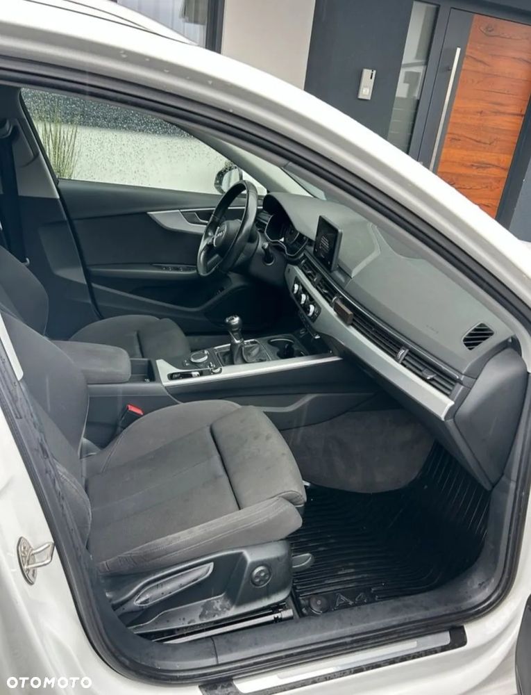 Audi A4 Avant 2.0 TDI Design - 5