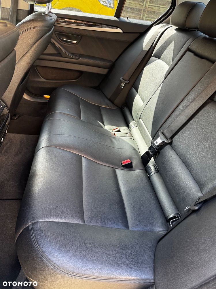 BMW Seria 5 528i xDrive - 11