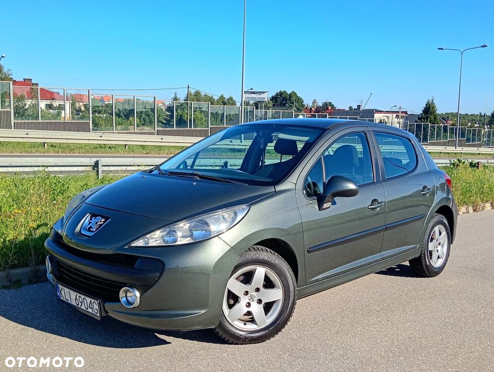 Peugeot 207 - 1