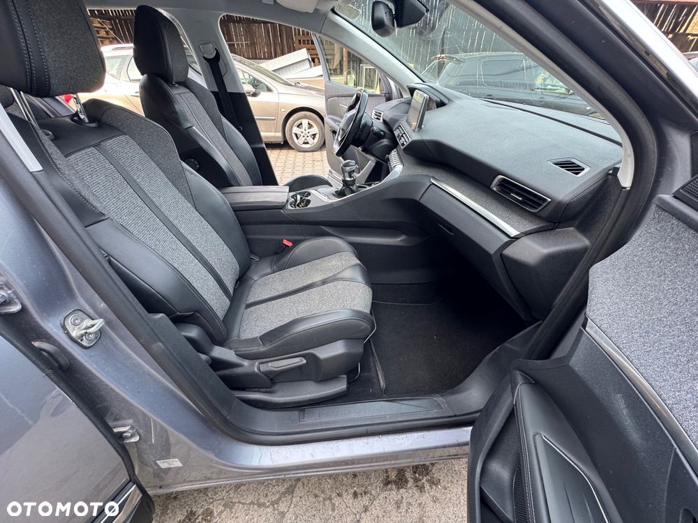 Peugeot 3008 PureTech 130 Stop & Start GPF Allure - 8