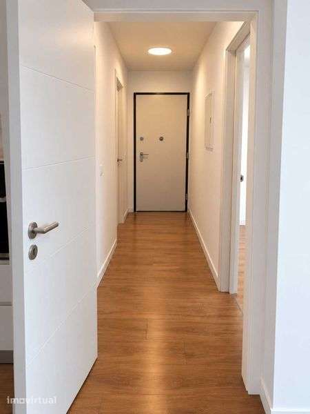 Apartamento T2 Remodelado com Varanda | Mina de Água, Amadora - Grande imagem: 4/8