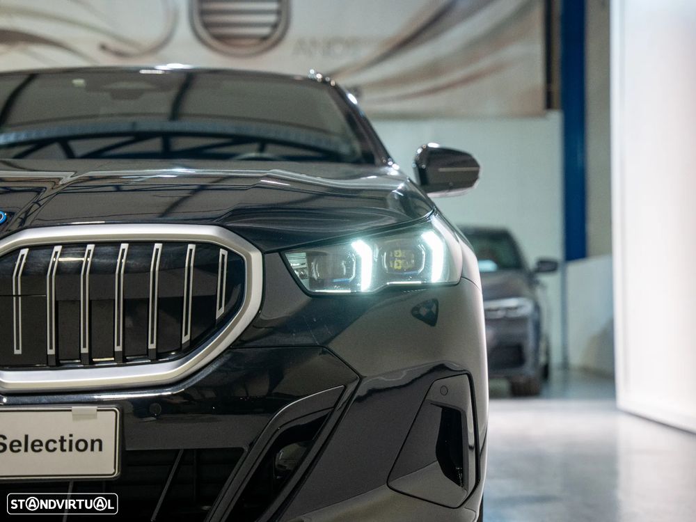 BMW 530 e Pack Desportivo M - 29
