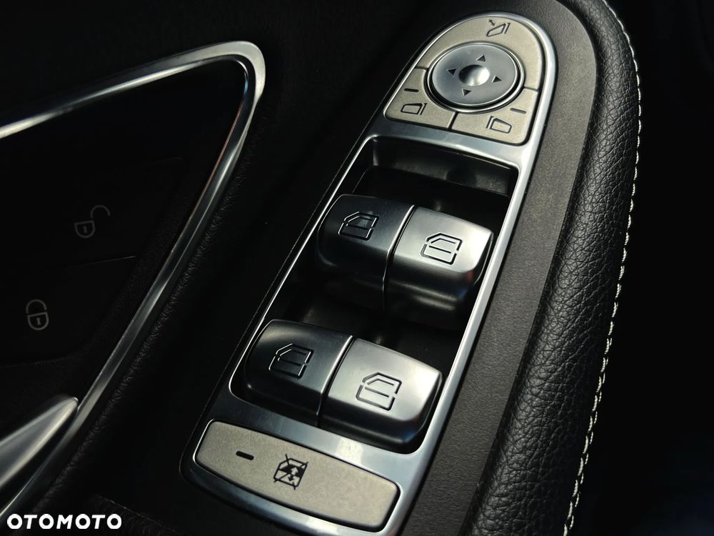 Mercedes-Benz Klasa C 220 d 9G-TRONIC - 36