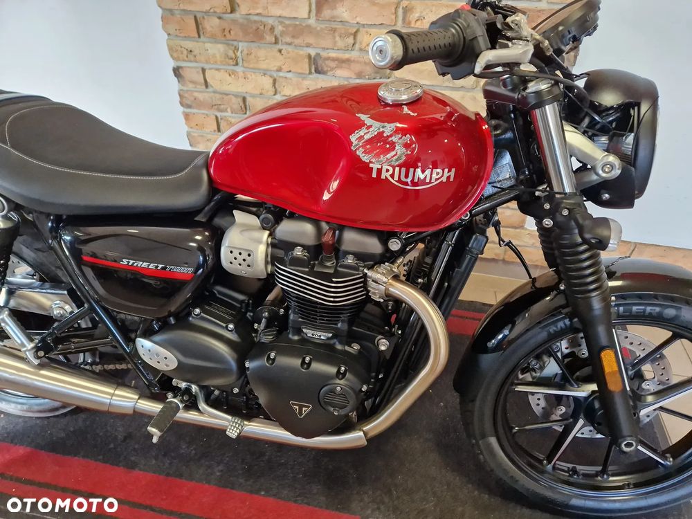 Triumph Street Twin - 29