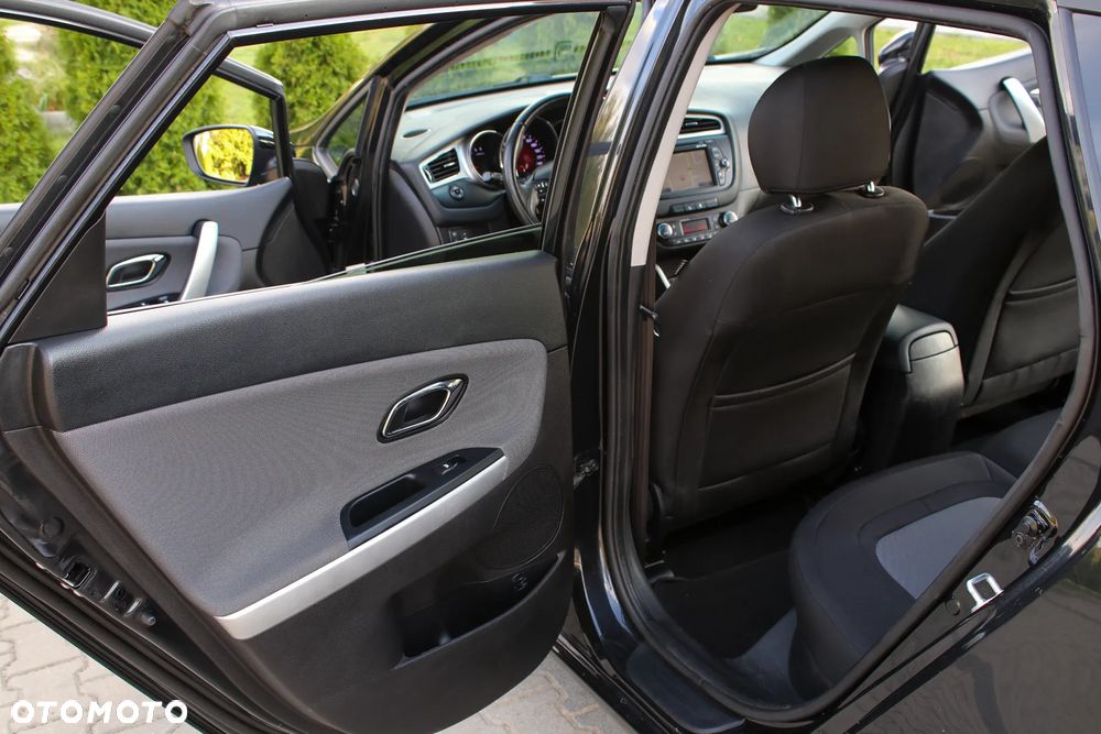 Kia Ceed 1.6 CRDi 128 ISG SW Vision - 31