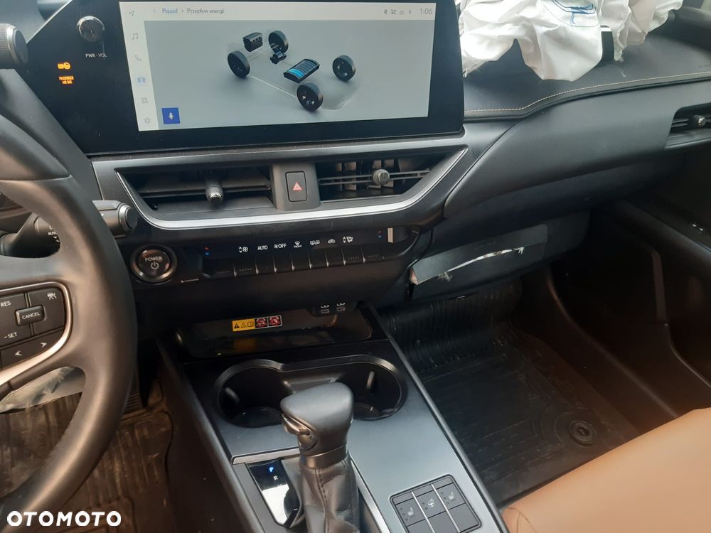 Lexus UX 250h F SPORT - 14