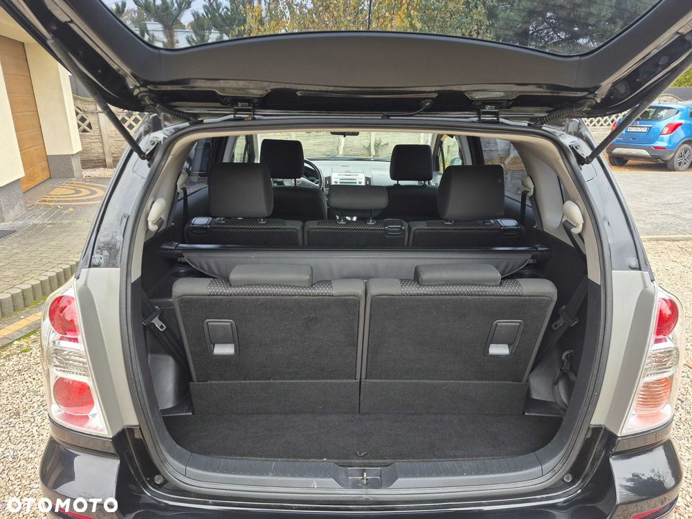 Toyota Corolla Verso - 9
