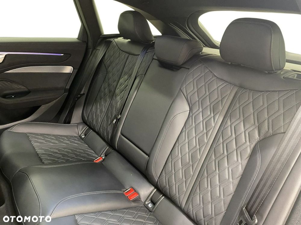 Audi A6 Avant - 18