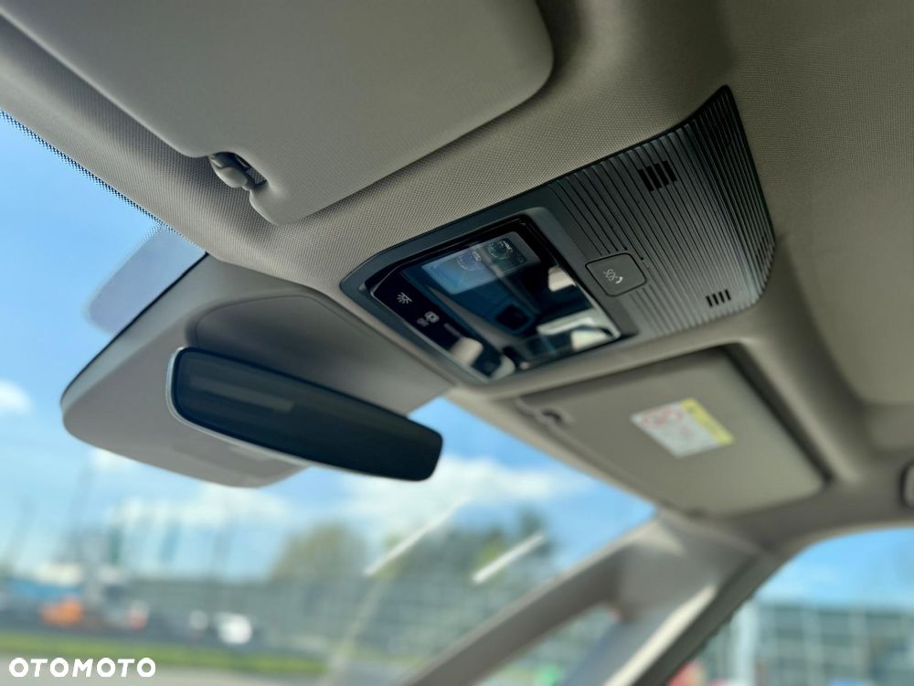 Volkswagen Multivan 2.0 TDI L2 Family DSG - 29