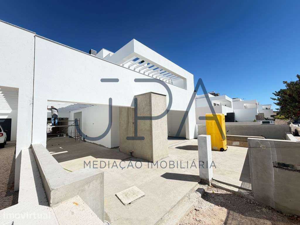 Em construção. Moradia V4 de estilo Contemporâneo com piscina priva... - Grande imagem: 3/6