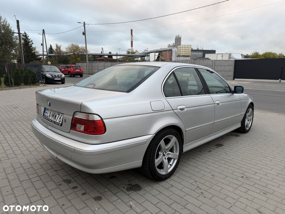 BMW E39 2002 photo 5
