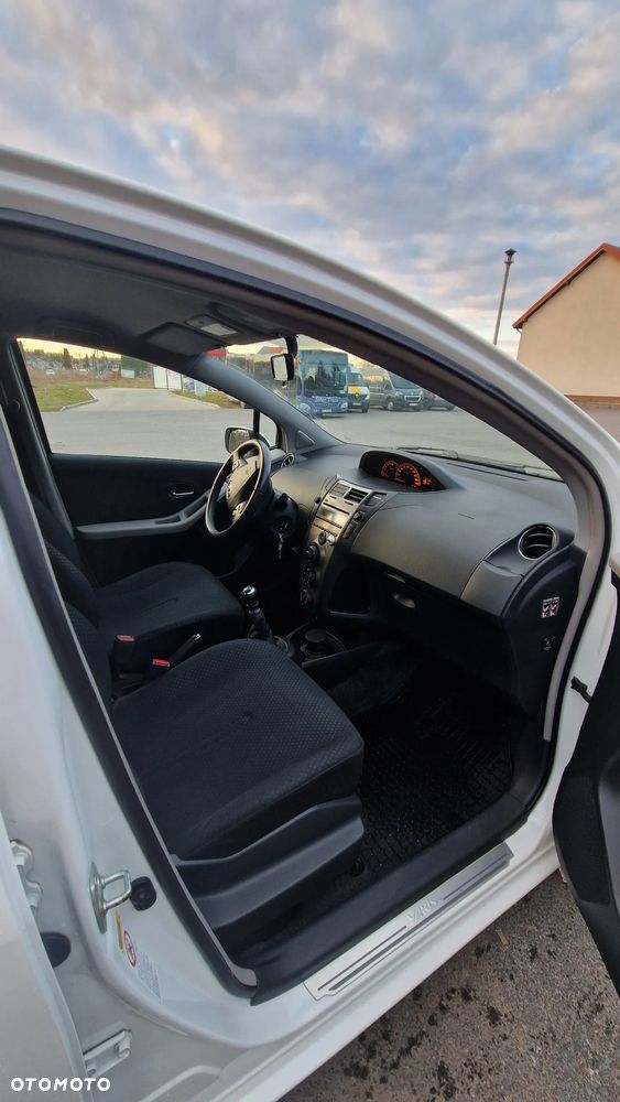 Toyota Yaris - 5