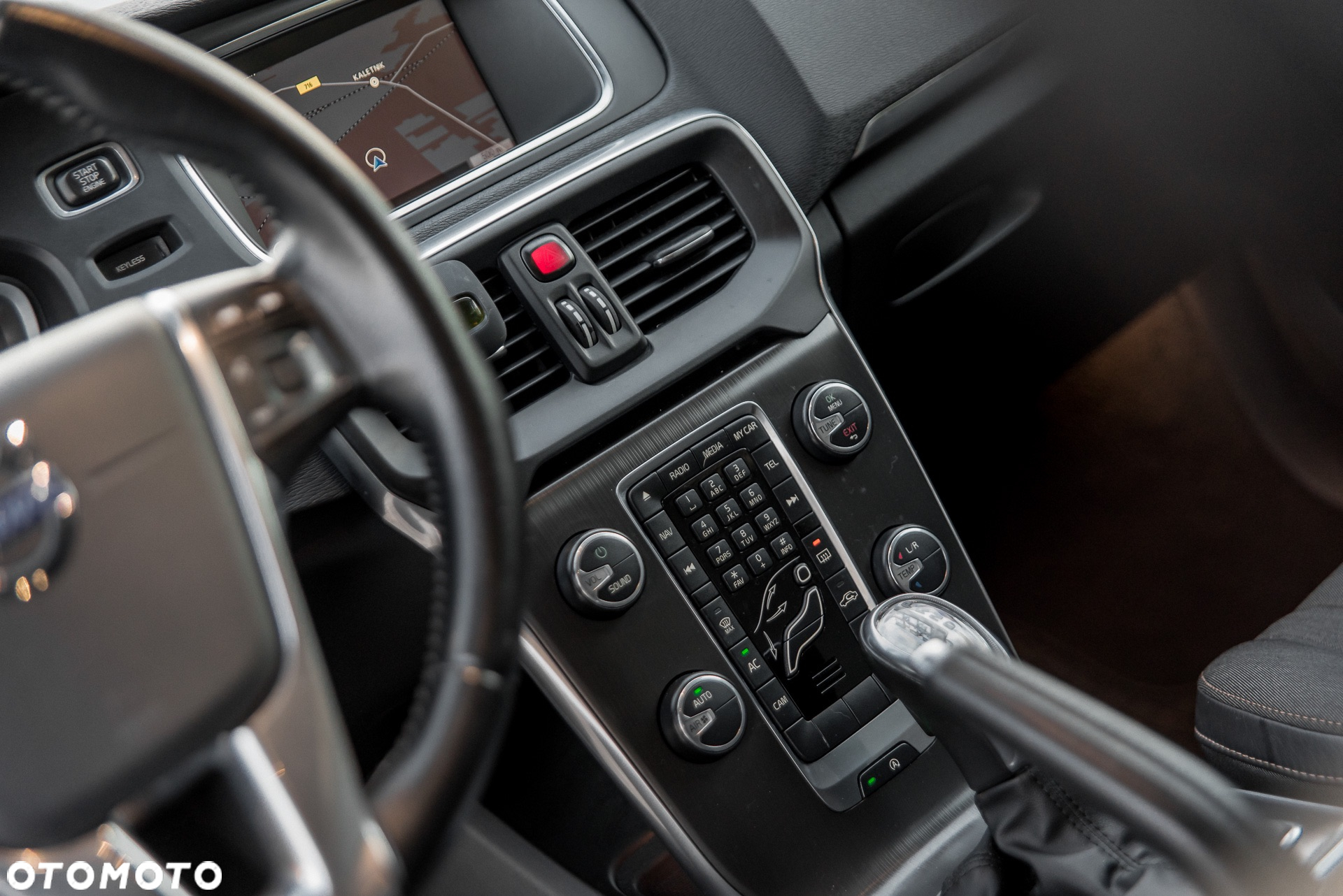 Volvo V40 Cross Country D3 Momentum - 22