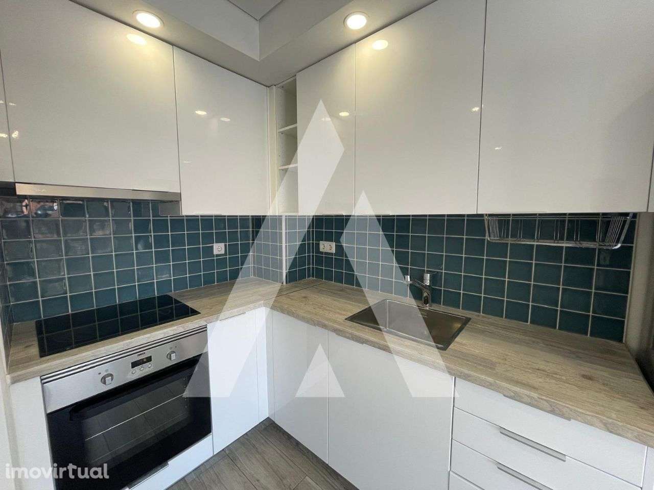 Apartamento T1+1 para arrendar, remodelado, vista para o por do Sol - Grande imagem: 2/12