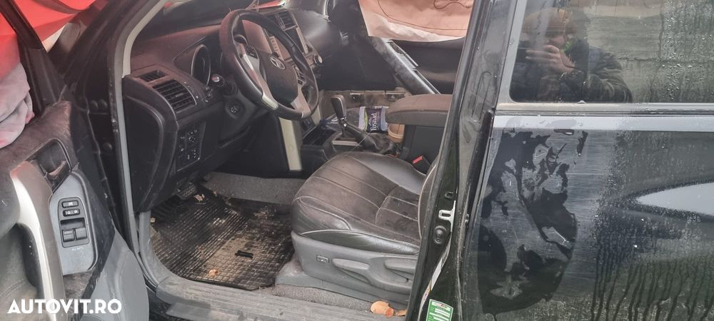 Toyota Land Cruiser 3.0l Turbo D-4D Aut. AVS 7 Locuri Luxury - 5