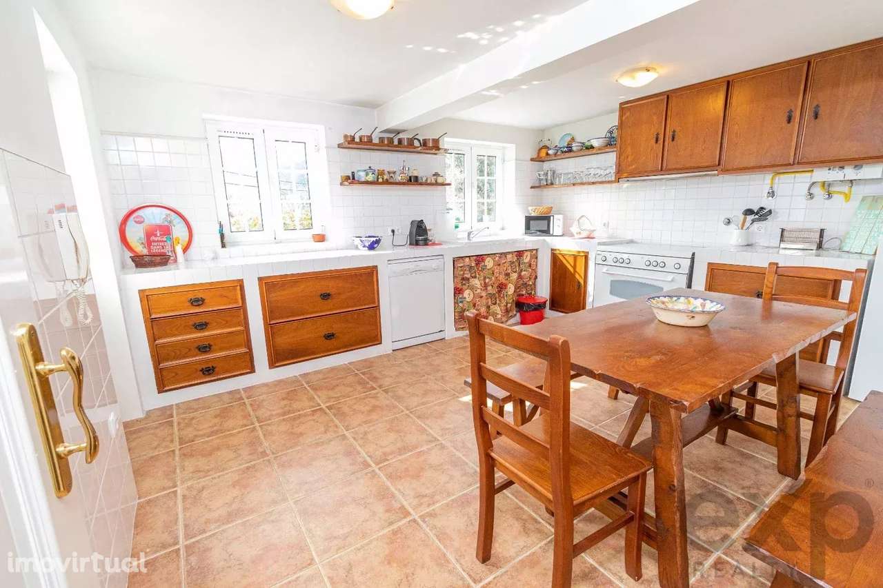 Moradia T3 Centenária Reabilitada, com Piscina, em Macieira de Cambra - Grande imagem: 3/7