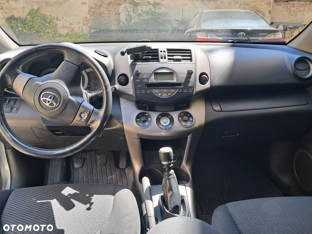 Toyota RAV4 - 5