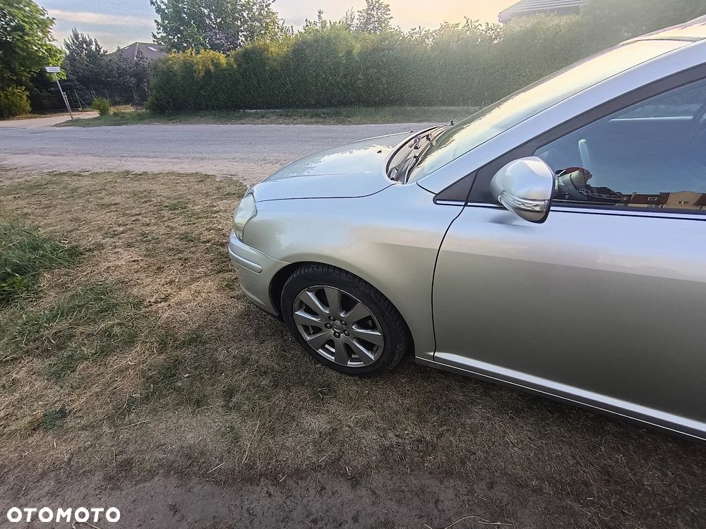 Toyota Avensis 2.0 D-4D - 8