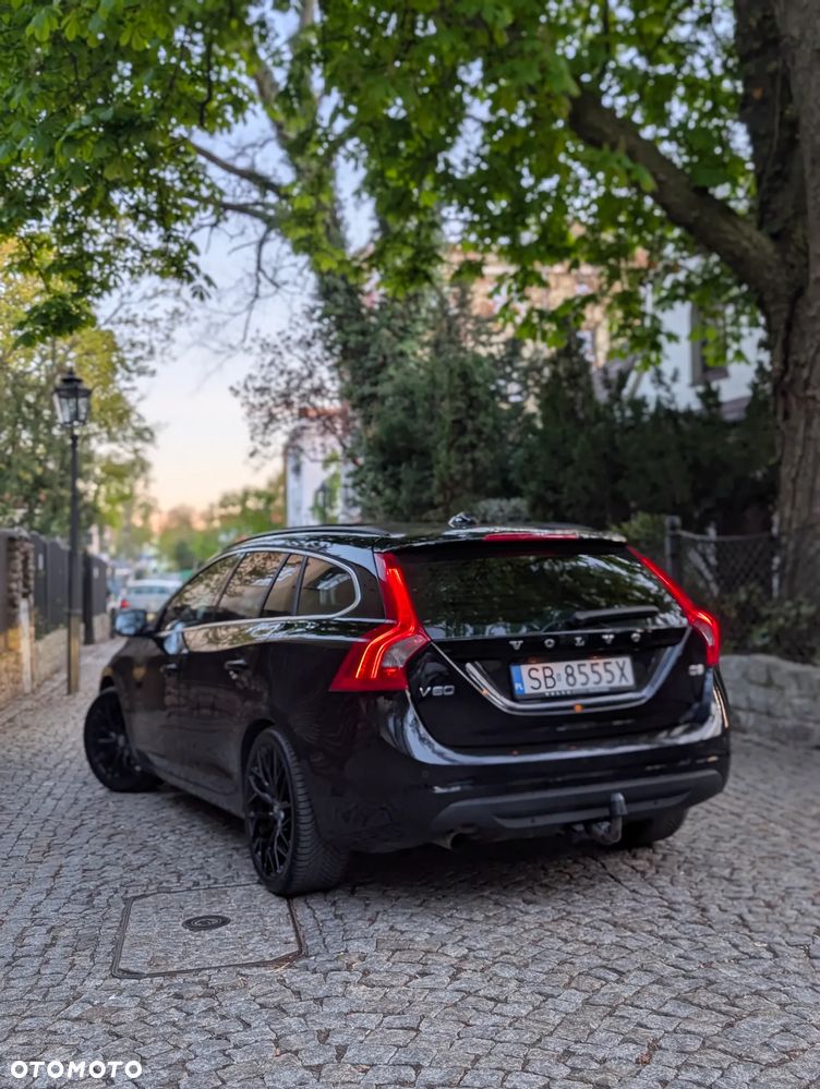 Volvo V60 D3 Summum - 2